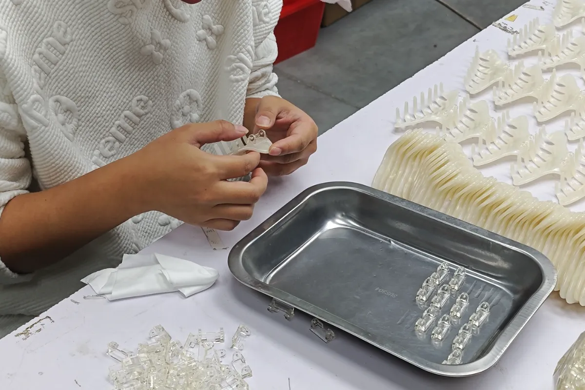 Component Gluing Process (Acetate Hair Claw)