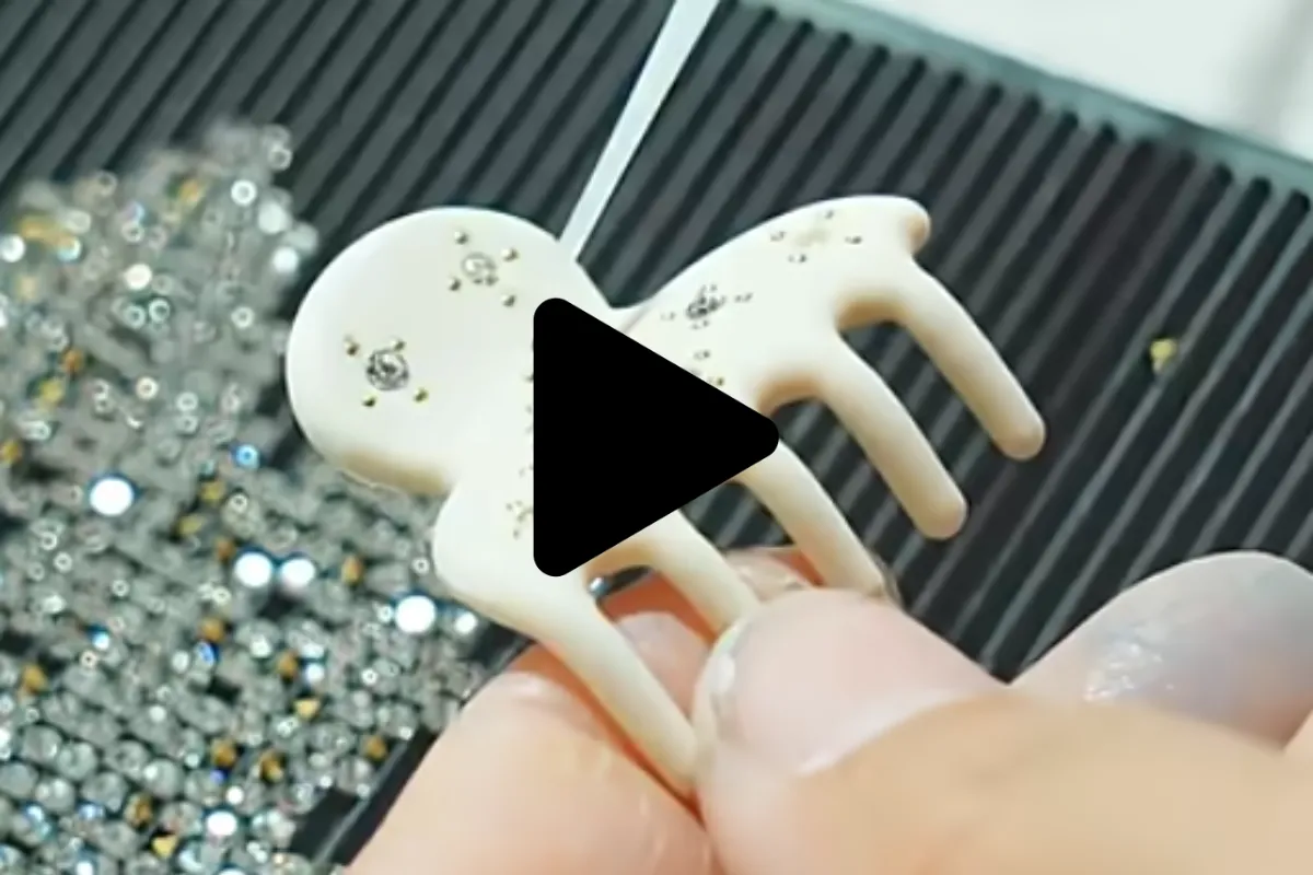 Hand Embed Rhinestones on Hair Claws Factory