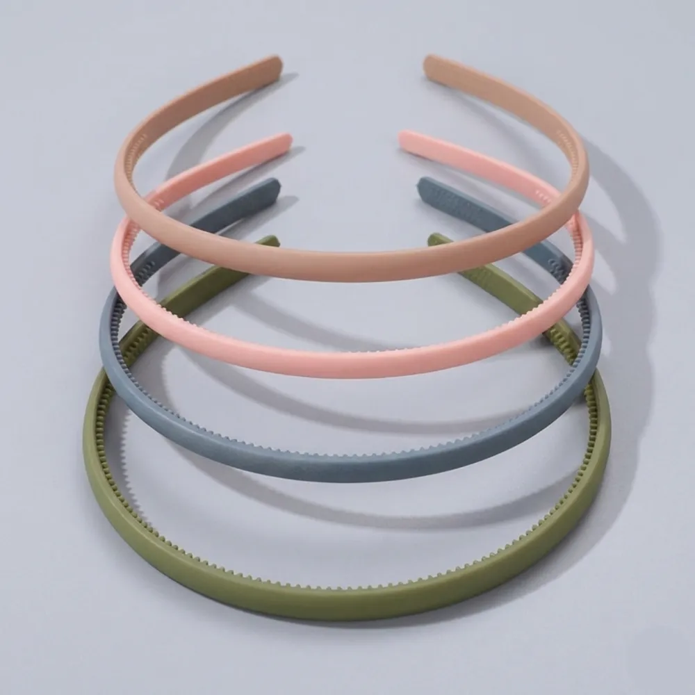 Barely-There Plastic Hair Band